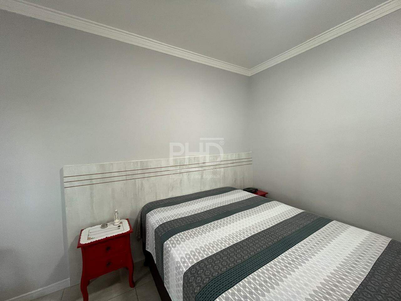 Apartamento à venda com 2 quartos, 70m² - Foto 12