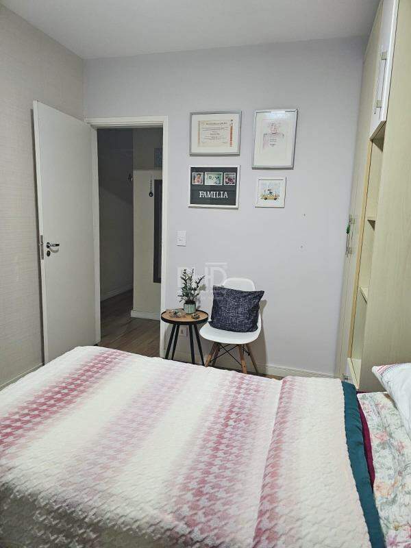 Apartamento à venda com 2 quartos, 70m² - Foto 11