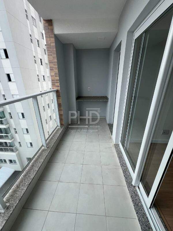 Apartamento à venda com 2 quartos, 63m² - Foto 3