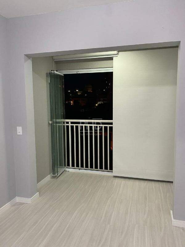 Apartamento para alugar com 2 quartos, 59m² - Foto 4