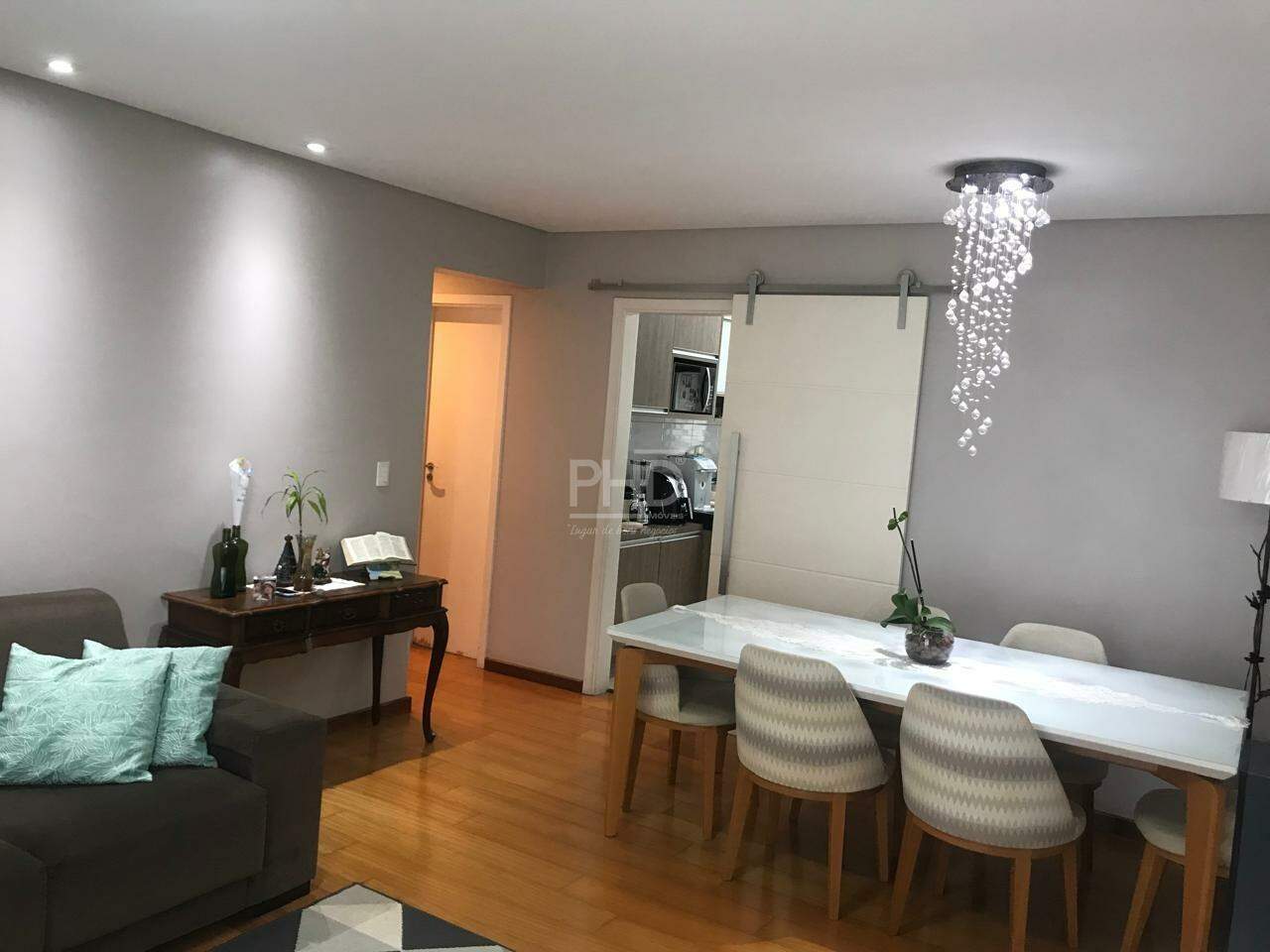 Apartamento à venda com 3 quartos, 97m² - Foto 2