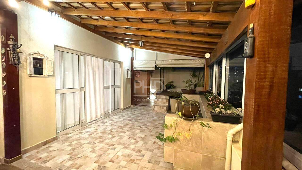 Cobertura à venda com 4 quartos, 194m² - Foto 1