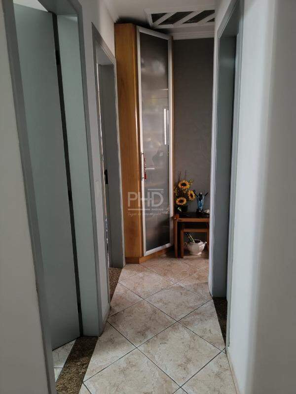 Apartamento para alugar com 3 quartos, 80m² - Foto 4