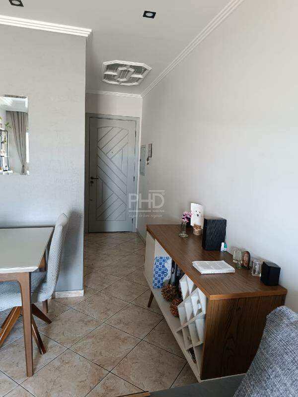 Apartamento para alugar com 3 quartos, 80m² - Foto 3