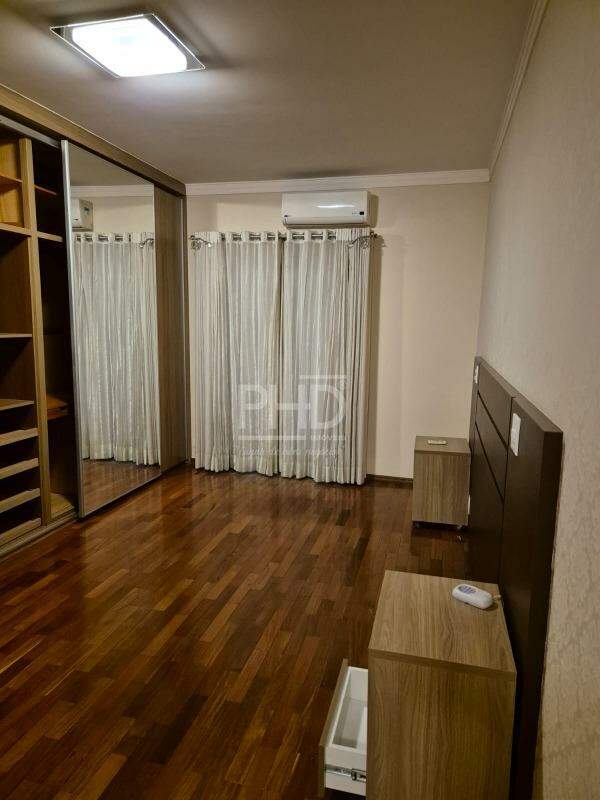 Sobrado à venda com 3 quartos, 300m² - Foto 18