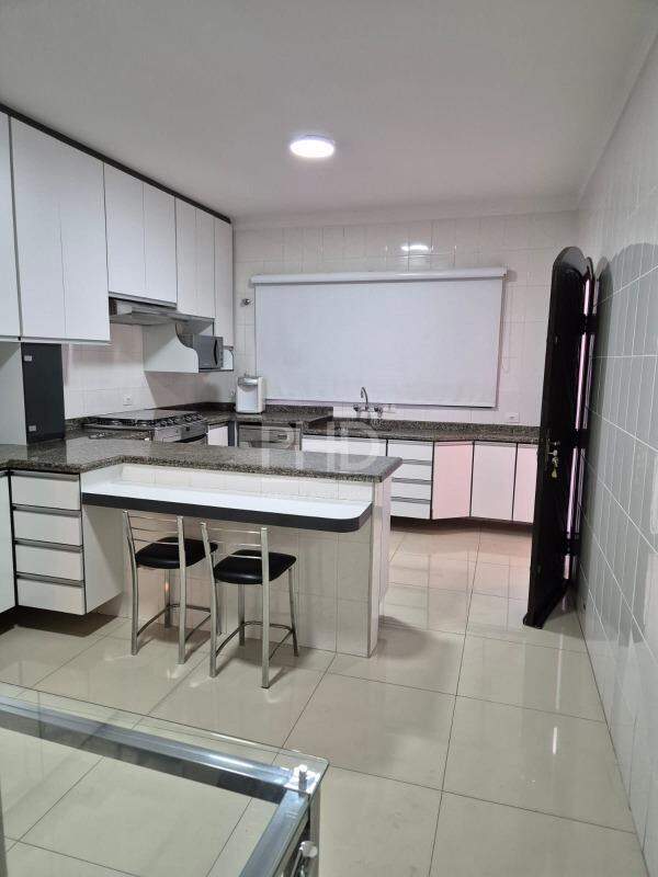 Sobrado à venda com 3 quartos, 300m² - Foto 9