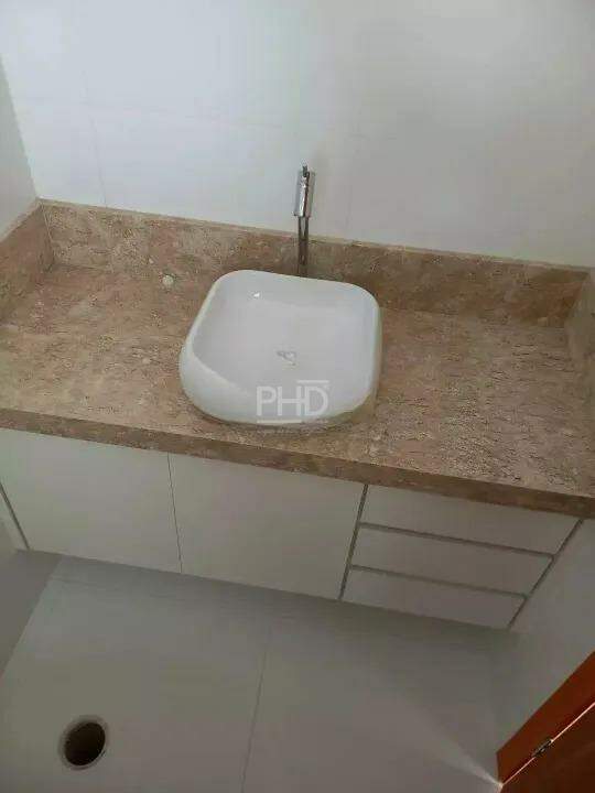 Apartamento para alugar com 2 quartos, 65m² - Foto 11