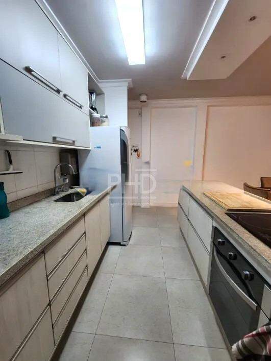 Apartamento à venda com 3 quartos, 70m² - Foto 2