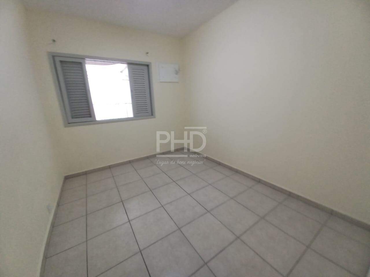 Casa para alugar com 2 quartos, 80m² - Foto 1