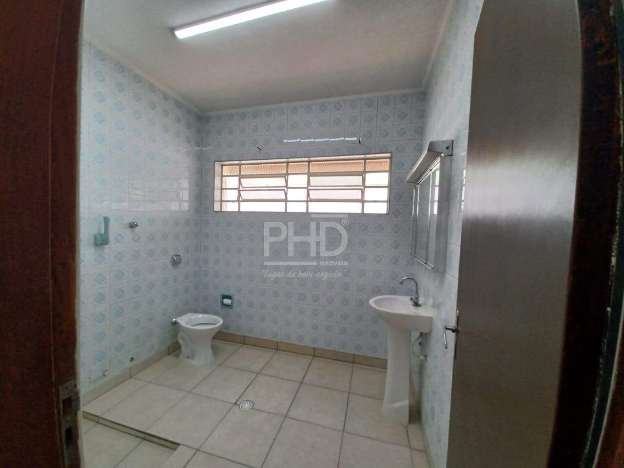 Casa para alugar com 2 quartos, 80m² - Foto 8