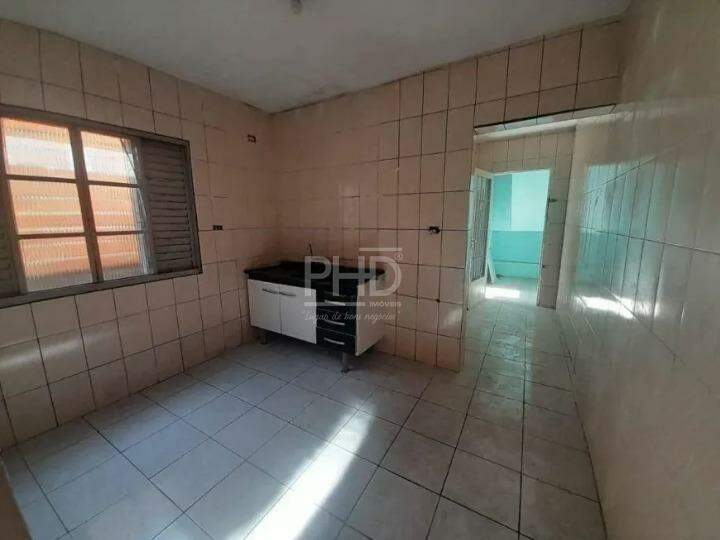 Casa para alugar com 2 quartos, 65m² - Foto 6