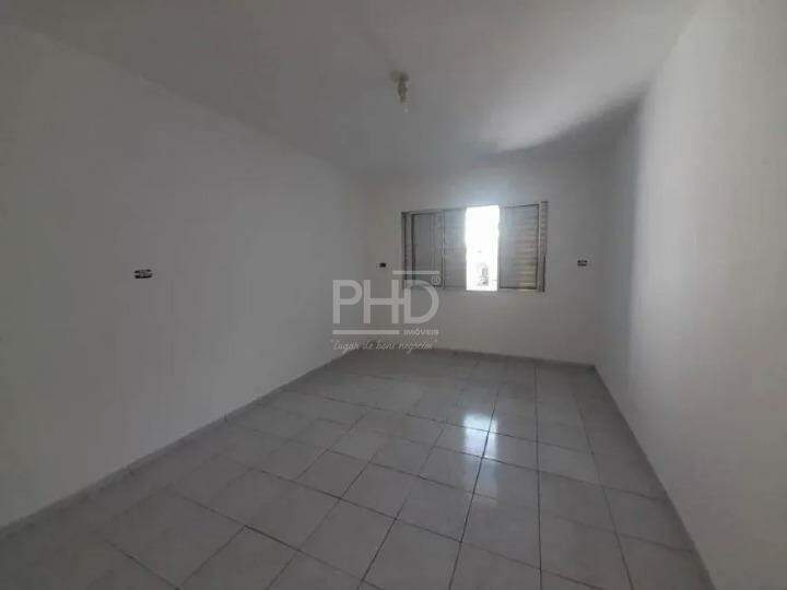 Casa para alugar com 2 quartos, 65m² - Foto 9