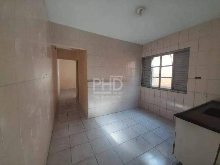 Casa para alugar com 2 quartos, 65m² - Foto 5