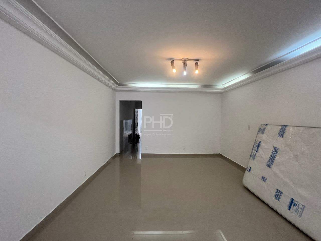 Sobrado à venda com 3 quartos, 146m² - Foto 1