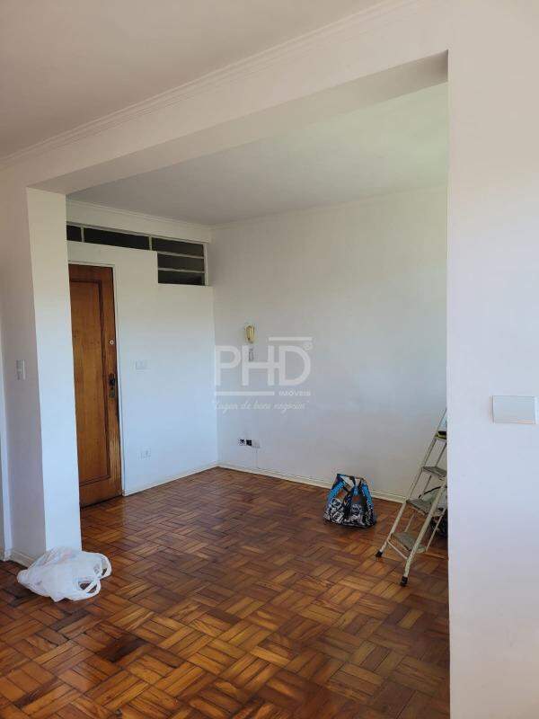 Apartamento à venda com 3 quartos, 74m² - Foto 2