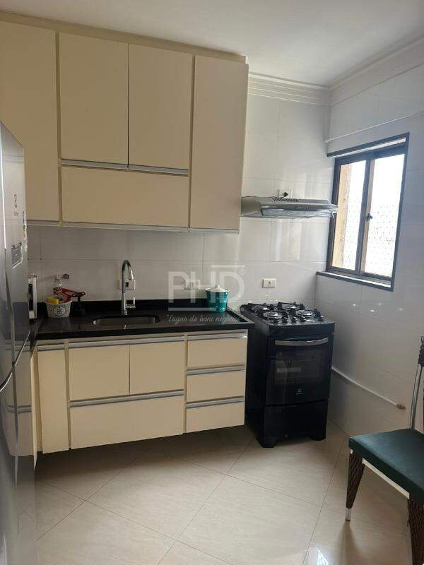 Apartamento à venda com 2 quartos, 70m² - Foto 9