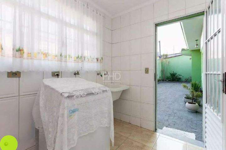 Casa para alugar com 4 quartos, 200m² - Foto 20