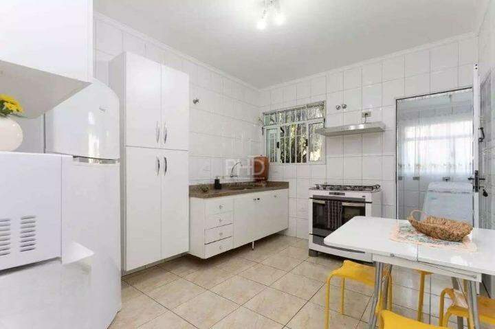 Casa para alugar com 4 quartos, 200m² - Foto 10