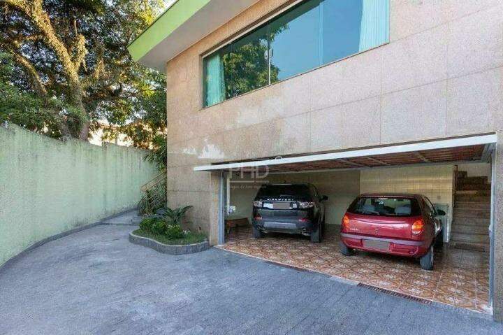 Casa para alugar com 4 quartos, 200m² - Foto 3