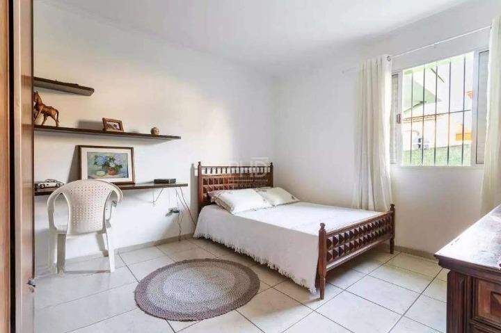 Casa à venda com 4 quartos, 200m² - Foto 14