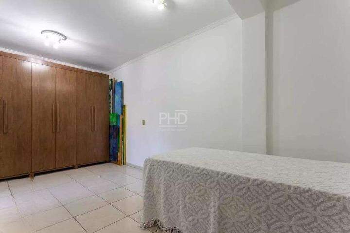 Casa à venda com 4 quartos, 200m² - Foto 13