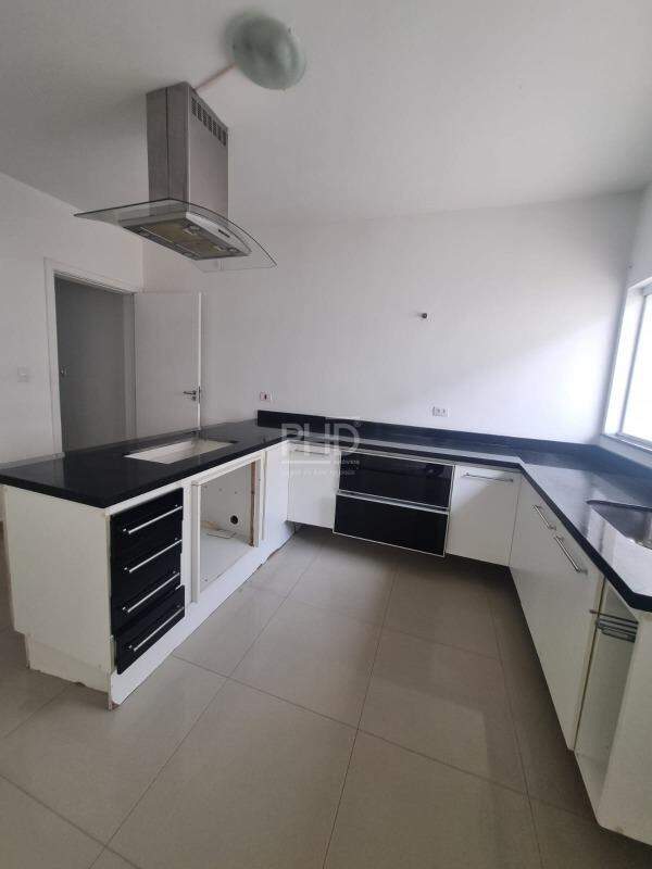 Sobrado para alugar com 3 quartos, 206m² - Foto 6