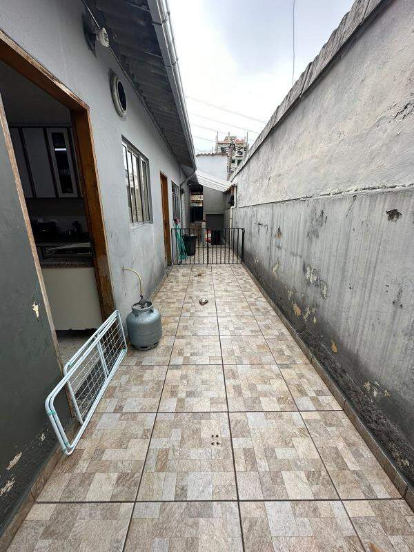 Casa à venda com 3 quartos, 180m² - Foto 18