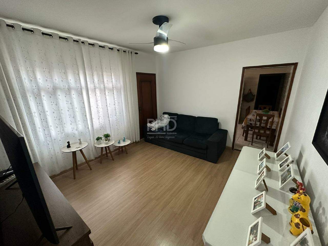 Casa à venda com 3 quartos, 180m² - Foto 2