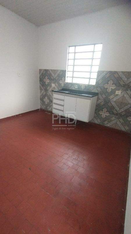 Casa para alugar com 1 quarto, 108m² - Foto 2