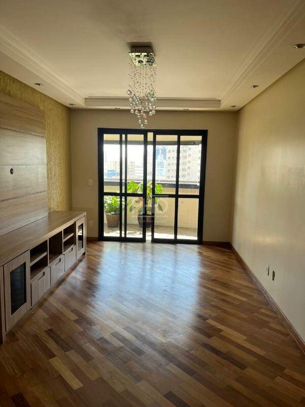 Apartamento para alugar com 3 quartos, 144m² - Foto 2