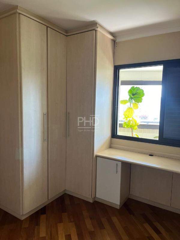 Apartamento para alugar com 3 quartos, 144m² - Foto 13