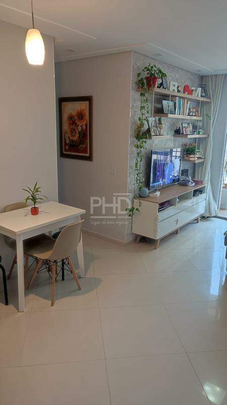 Apartamento à venda com 2 quartos, 58m² - Foto 4