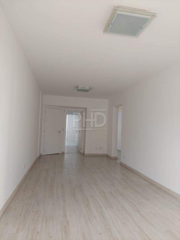 Apartamento à venda com 3 quartos, 103m² - Foto 2