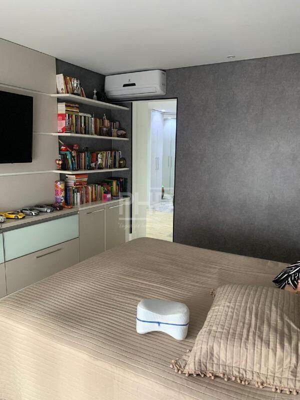 Apartamento à venda com 4 quartos, 245m² - Foto 21