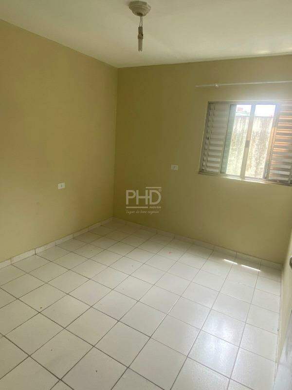 Casa para alugar com 2 quartos, 70m² - Foto 2