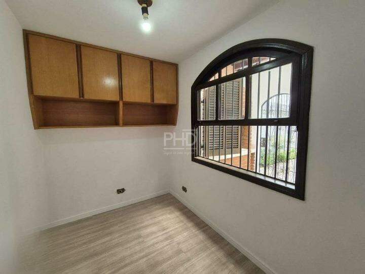 Casa para alugar com 3 quartos, 220m² - Foto 21