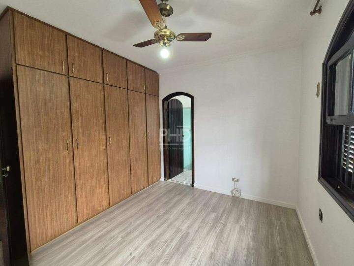 Casa para alugar com 3 quartos, 220m² - Foto 6