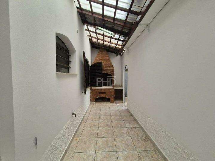 Casa para alugar com 3 quartos, 220m² - Foto 17