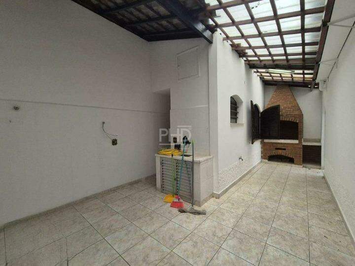 Casa para alugar com 3 quartos, 220m² - Foto 10