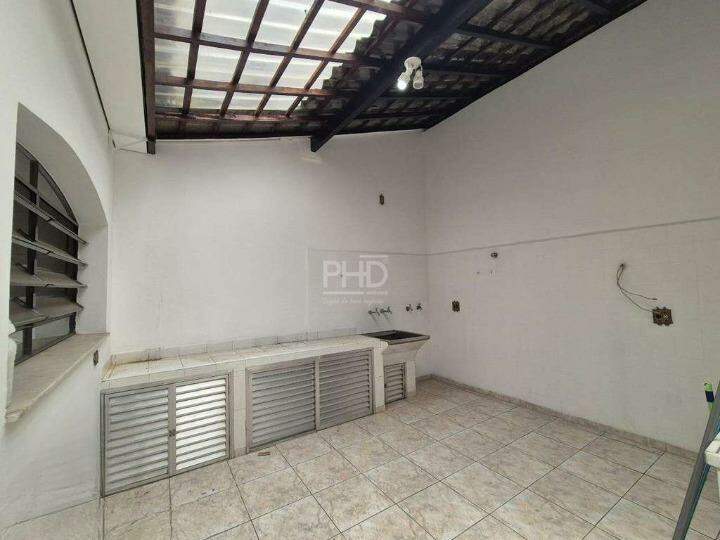 Casa para alugar com 3 quartos, 220m² - Foto 9