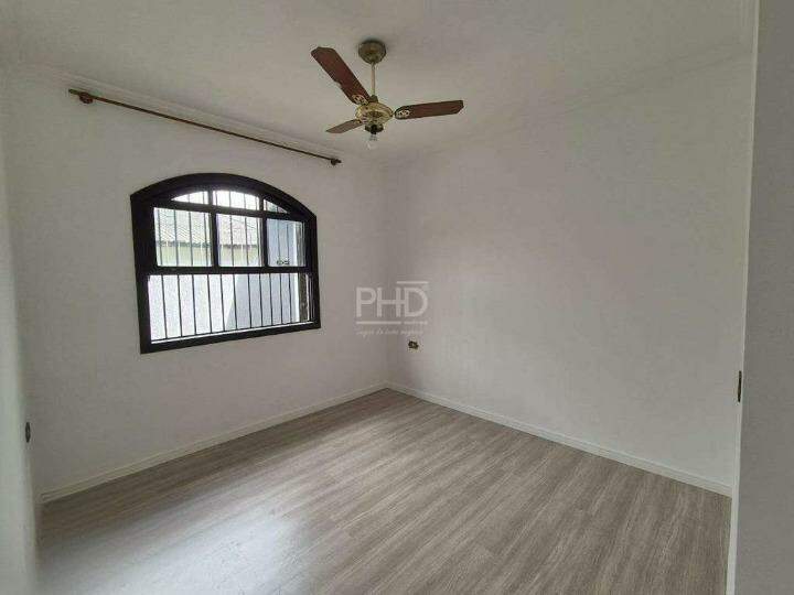 Casa para alugar com 3 quartos, 220m² - Foto 7