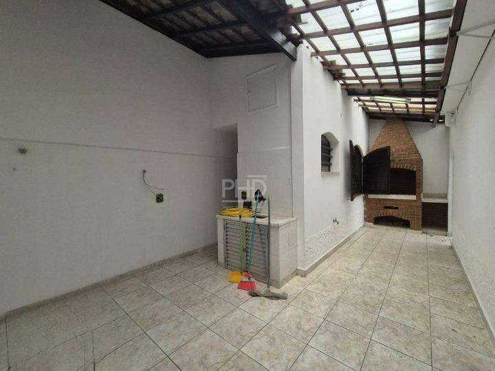 Casa para alugar com 3 quartos, 220m² - Foto 16