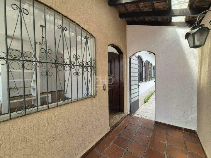 Casa para alugar com 3 quartos, 220m² - Foto 22