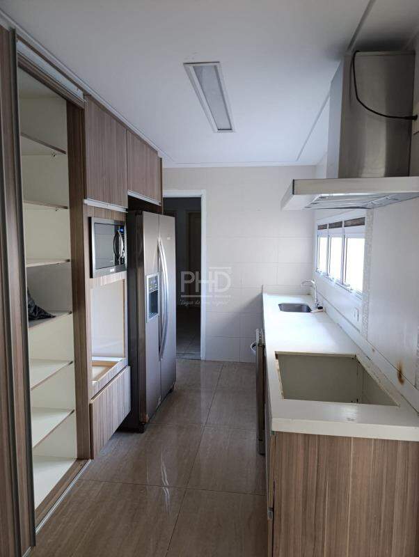 Apartamento à venda com 3 quartos, 153m² - Foto 6