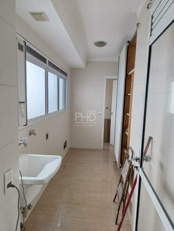 Apartamento à venda com 3 quartos, 153m² - Foto 15