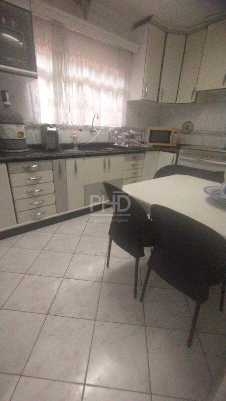 Sobrado para alugar com 3 quartos, 200m² - Foto 3