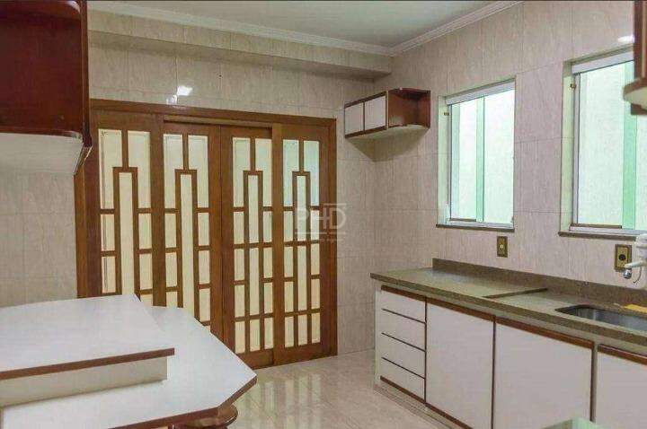 Sobrado para alugar com 3 quartos, 250m² - Foto 4