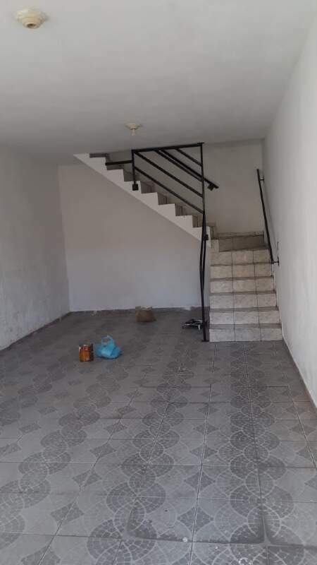 Sobrado para alugar com 3 quartos, 192m² - Foto 1