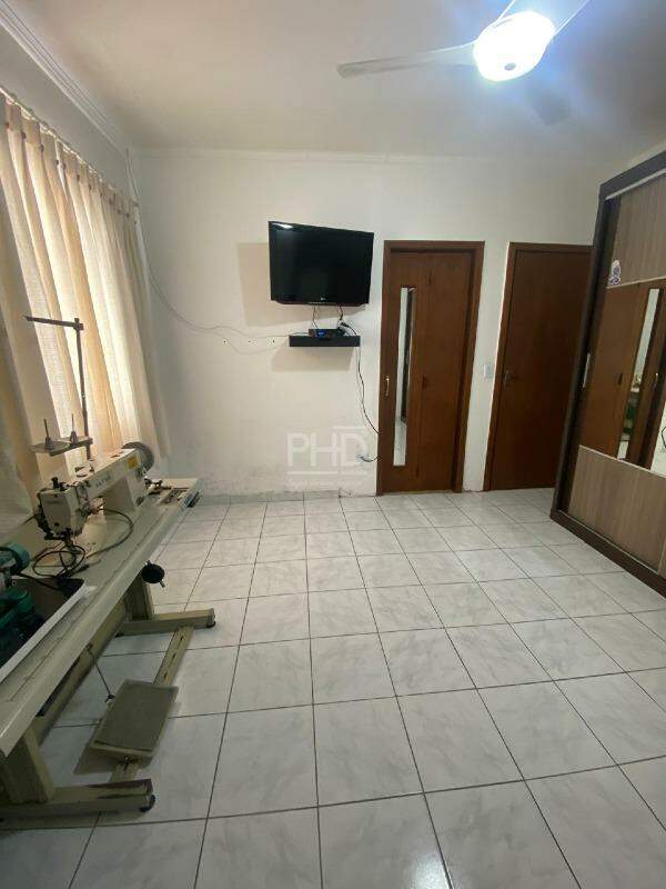 Casa à venda com 4 quartos, 197m² - Foto 16