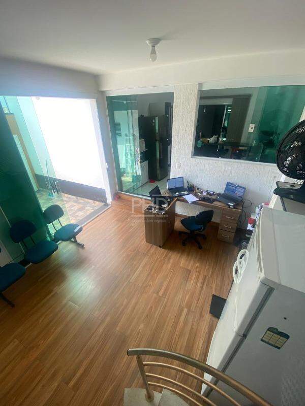 Casa à venda com 4 quartos, 197m² - Foto 4